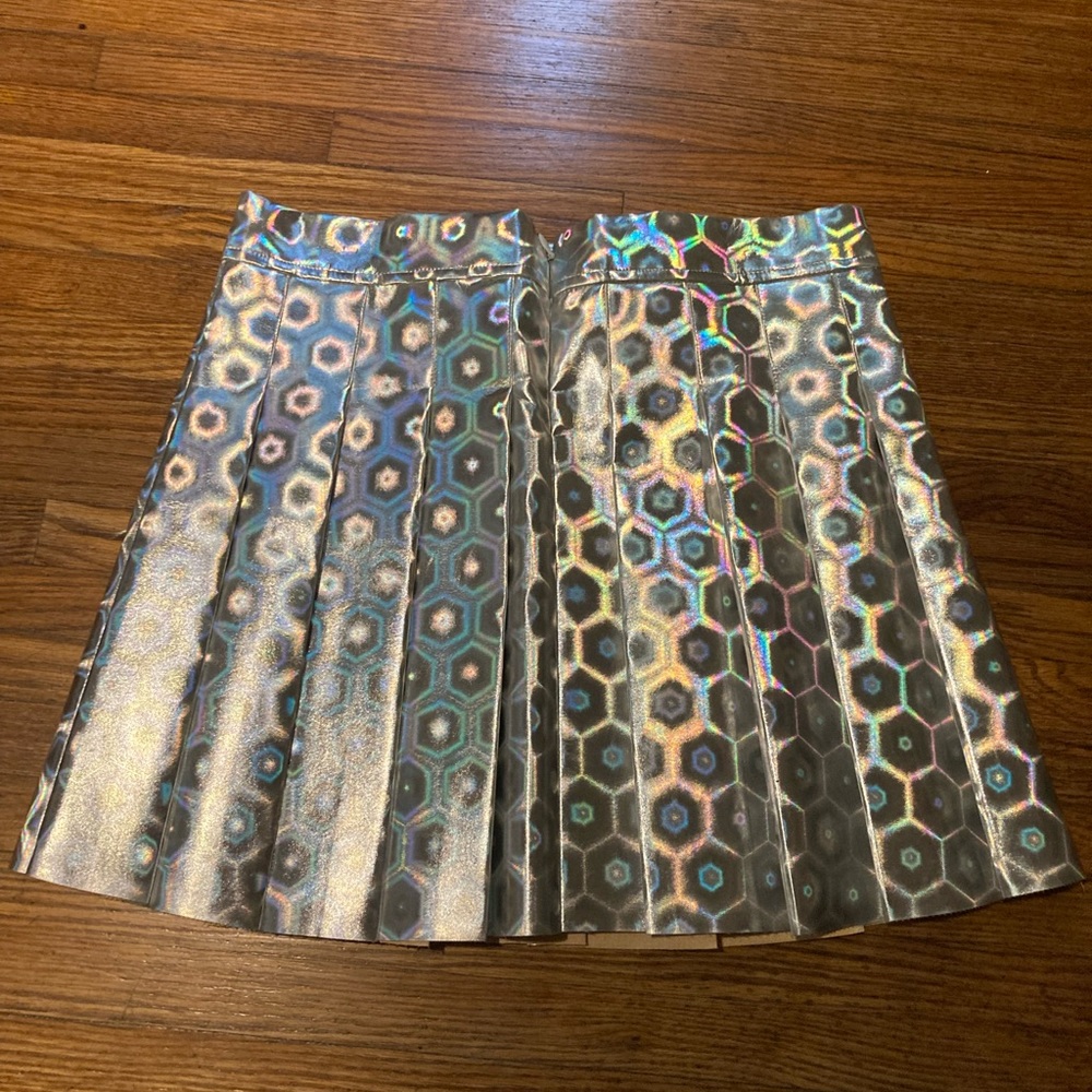 DOLLS KILL WILDCAT SILVER SHINY SKIRT L *NWT*
